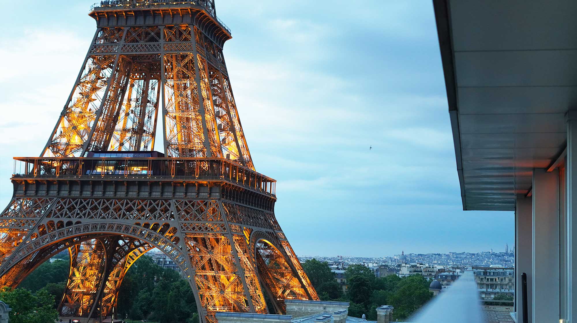 Your events with Eiffel Tower view